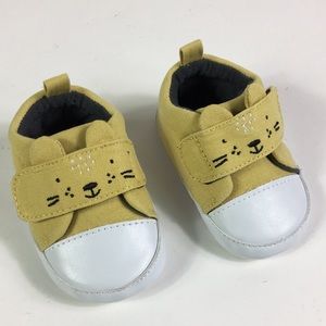 Gerber‎ Baby Shoes gold mustard Size 3-6 months